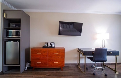 Ocala Hotel | King Junior at Equus Inn, Pet-friendly, Free Breakfast, Free Parking