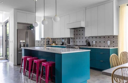East Cesar Chavez Casa | King Kasa 6 Bedroom Walk 6 min to Rainey St