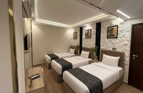 Giza Hotel | King of Pharaohs Pyramids View