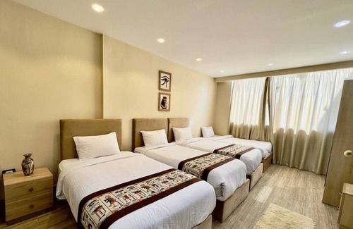 Giza Hotel | King of Pharaohs Pyramids View