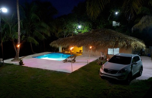 Cambita El Pueblecito Casa | King Ranch villas - hilltop cabin with 22 person jacuzzi