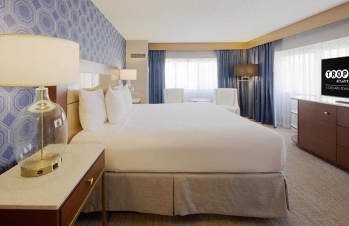 Atlantic City Hotel | King Room at a Hotel
