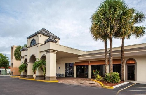 Orlando Apartamento | King Room Near Waffle House ORL