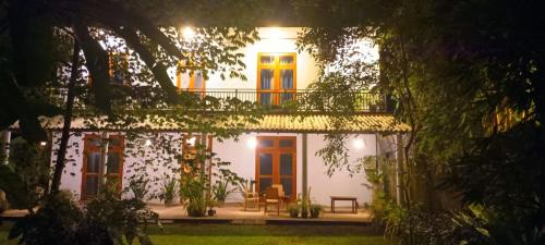 Pelena Casa | King's Cave