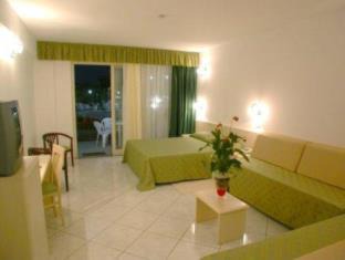 Fondachello Hotel | King's House Hotel Resort