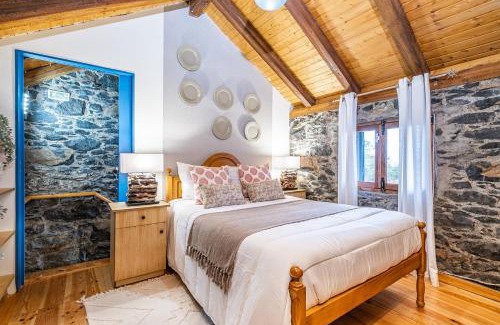 Porto Moniz Casa | King Shelter by Homie