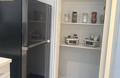 South Gate Casa | * King size bed * HOME AWAY FROM HOME