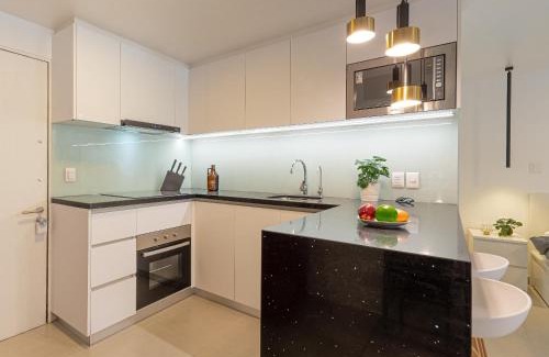 El Golf Apartamento | King-size bed with terrace and Air Conditioning!