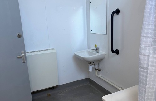 Ewell Casa | King Size Room with Wash Basin