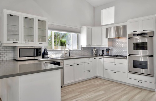 Woodland Hills Casa | New! King-size Suite House W/ Amazing Valley View!
