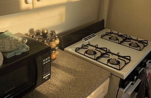 North Side Apartamento | King Sized 1.5 Bedroom for rent in Mt.Vernon / Bronxville NY