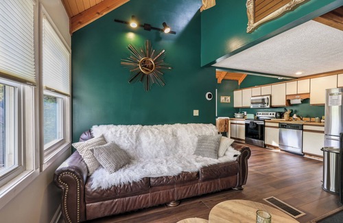 Lake Laura Chalet De Esquí | King St. Chalet Hot Tub Sauna Lake Access!