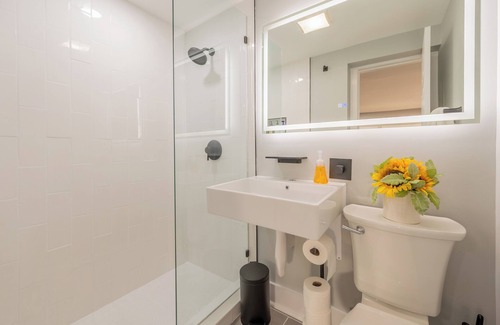 Blacksburg Apartamento | King Studio - Blacksburg Suites
