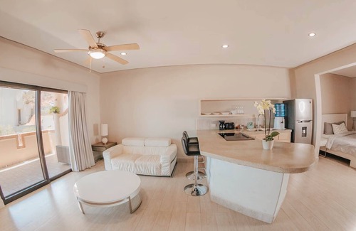 Libertad Apartamento | King Studio Escape Pool & Ocean View