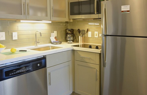 Little Rock Medical District Apartamento | King Studio. Desayuno buffet gratis. Cerca del centro médico de Little Rock.