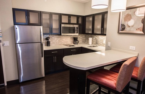 Newtonville Apartamento | Estudio King accesible cerca de ALB, centro de la ciudad + UAlbany | Acceso a la piscina