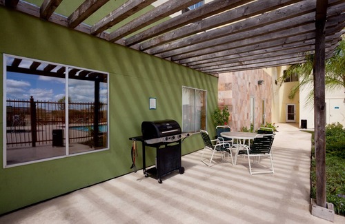 Bonanza Apartamento | King Studio cerca de LRD | Bañera de hidromasaje compartida + desayuno diario gratuito