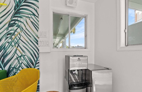 Ash Apartamento | King Studio at remodeled Motel| Hidden gem in NMB!