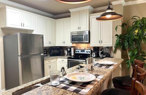 College Station Casa | King Suite, 2 Bed 2 Bath, Sleeps 6