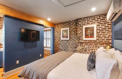 Historic District - North Casa | King Suite 4th Floor Downtown Hotel Boutique