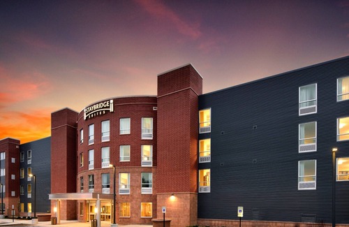Marquette Condominio | Suite King. Desayuno buffet gratis. El centro de Marquette. ¡Cerca de la Universidad del Norte de Michigan!