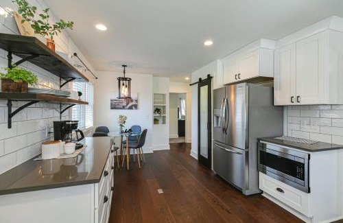 Franklin Casa | King Suite Highland House of Historic Franklin
