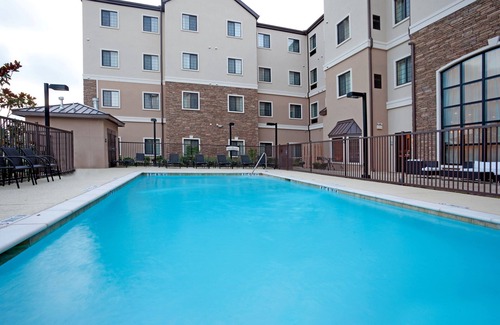 West San Antonio Condominio | Suite accesible cerca de Sea World! Cocina equipada + Centro de negocios