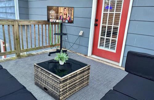 Church Street Casa | King Suite - Private Bath - Gameroom - 7 Mins From ATL Airport