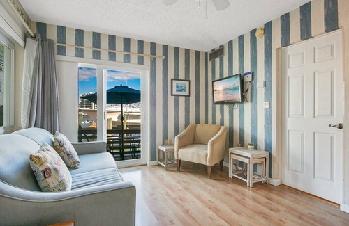 Bay Esplanade Condominio | King Suite with bath
