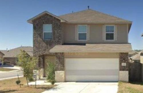Medina Valley Casa | King Suite with Community Pool and Grill