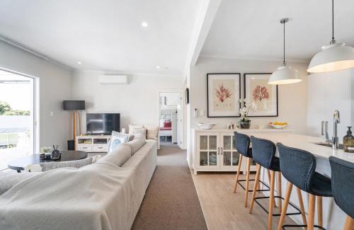 Whiritoa Casa | KING6 - Coastal Calm Retreat