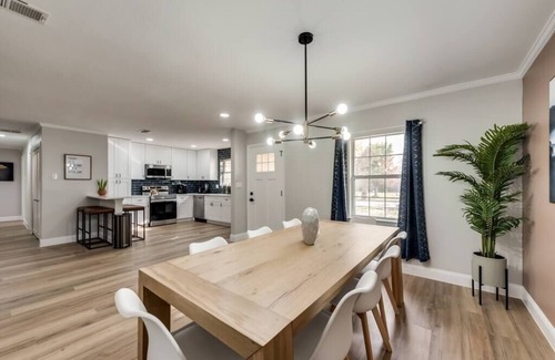 Plano Casa | KingBed°W/D°Parking°4TV-10guests