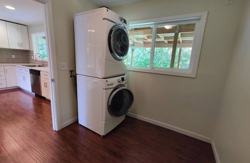 Lynnwood Casa | Kingbeds**Spacious**Parking*W/D included