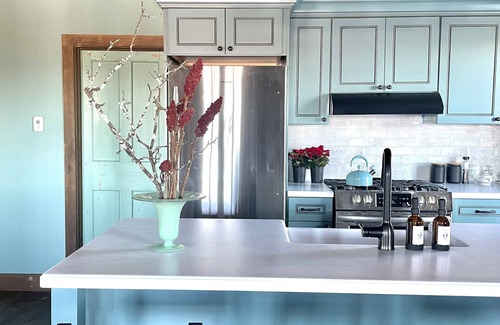 Sutton Otro | Kingdom Carriage House