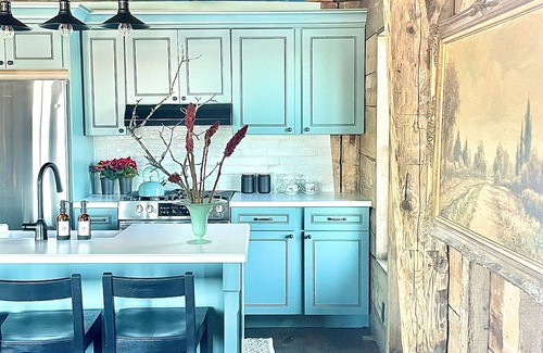 Sutton Otro | Kingdom Carriage House