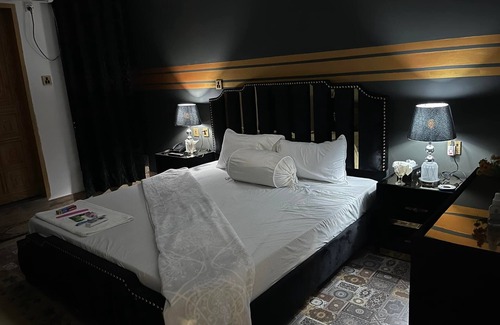 Muzaffarabad Casa | kingdom Guest House