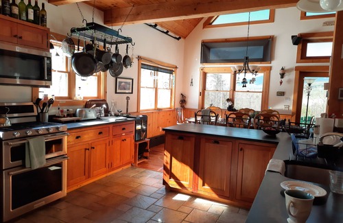 Kingfield Casa | Kingfield Kastle: Stunning Home near Sugarloaf