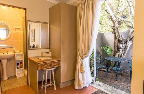 Summerstrand Cama Y Desayuno | Kingfisher GuestHouse