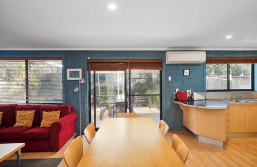 Black Head Apartamento | Kingfisher a Charming 3-Bedroom Villa in Hallidays Point Perfect for Families