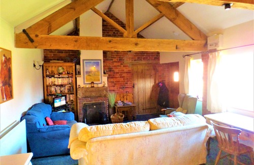 Scawton Casa | Kingfisher Cottage. Accessible two bedroom bungalow on a family farm