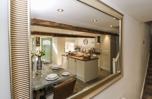 Holmfirth Cabaña | KINGFISHER COTTAGE, family friendly, with a garden in Holmfirth