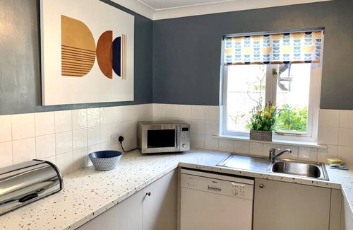 Falmouth Casa | Kingfisher Cottage Pendra Loweth Falmouth 2 min drive to beach, enclosed garden.
