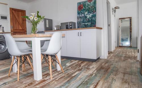 Kei Mouth Casa | Kingfisher Cottage