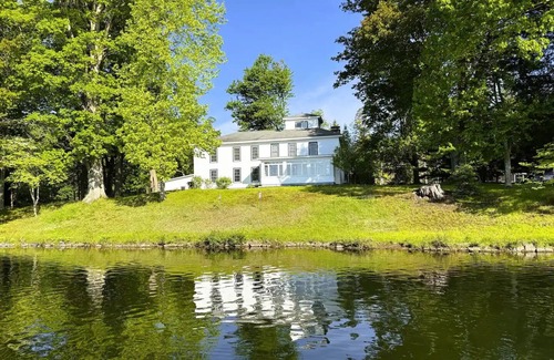 Lily Dale Casa | Kingfisher Cove: Cassadaga Lake's Sunrise Shore