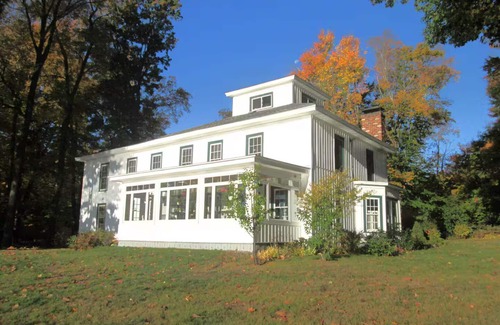 Lily Dale Casa | Kingfisher Cove: Cassadaga Lake's Sunrise Shore