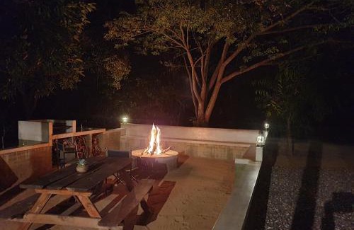 Thorny Bush Game Reserve Casa | Kingfisher Creek Safari Cottages