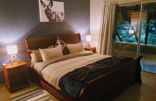Thorny Bush Game Reserve Casa | Kingfisher Creek Safari Cottages