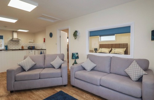 Stenalees Cabaña | KINGFISHER LODGE, with a garden in St Austell