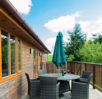 Cupar Chalet De Esquí | Kingfisher Lodge with Hot Tub