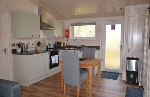 Henton Apartamento | Lodge-Lujoso-Baño con bañera-Vista al Lago-Kingfisher Lodge